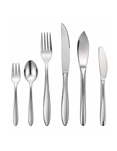 Gamme de 8 couverts en inox 18/10 comprenant couteaux, fourchettes et cuillères, finition argentée brillante sur fond blanc.
