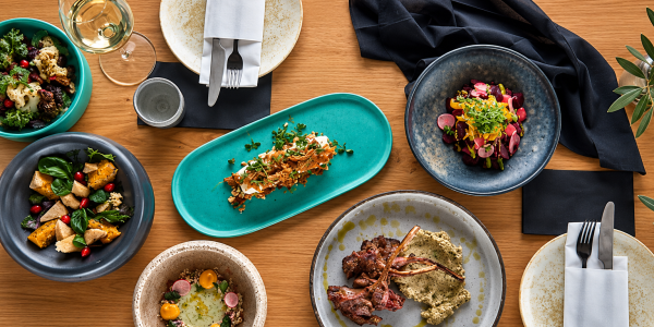 Le retour de la vaisselle colorée dans les restaurants